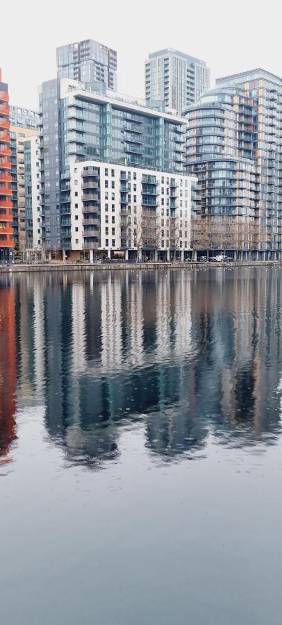 Luxury Waterside Apartment Canary Wharf Londra Esterno foto